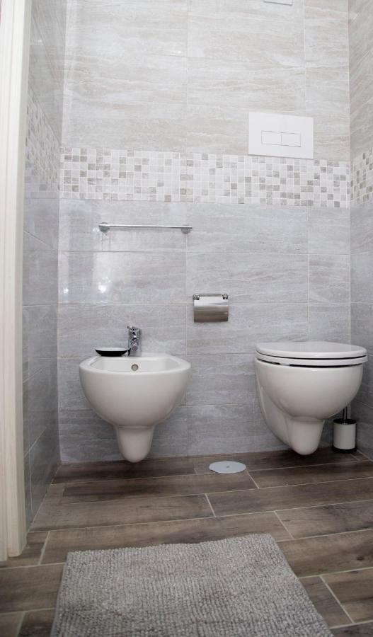 Casa Marmolo - Cuore Di Napoli Apartment Bagian luar foto